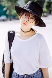 Nữ sinh trường Múa xinh đẹp làm mẫu ảnh từ năm 12 tuổi ảnh 5