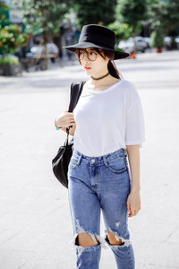 Nữ sinh trường Múa xinh đẹp làm mẫu ảnh từ năm 12 tuổi ảnh 4