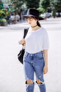 Nữ sinh trường Múa xinh đẹp làm mẫu ảnh từ năm 12 tuổi ảnh 4