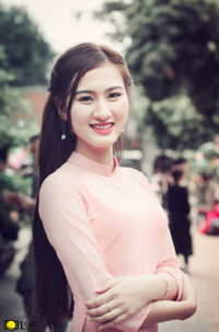 Thiếu nữ Hà thành duyên dáng tà áo dài chào mừng 20/11 ảnh 2