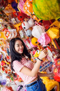 Thiếu nữ Hà thành nô nức khoe sắc mùa Trung thu ảnh 1