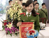 Nữ sinh Cảnh sát Cơ động gây “sốt” mạng vì quá xinh ảnh 6 Nữ sinh Cảnh sát Cơ động gây “sốt” mạng vì quá xinh ảnh 6