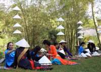 Miss Grand International 2017: Hào hứng với món bánh lọc Quảng Bình ảnh 7