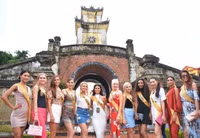 Miss Grand International 2017: Hào hứng với món bánh lọc Quảng Bình ảnh 2 Miss Grand International 2017: Hào hứng với món bánh lọc Quảng Bình ảnh 2