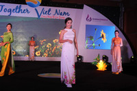 Ngắm áo dài nhớ về mười hai mùa hoa ảnh 19