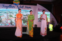 Ngắm áo dài nhớ về mười hai mùa hoa ảnh 21