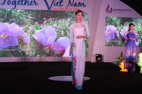 Ngắm áo dài nhớ về mười hai mùa hoa ảnh 16