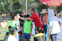 Nghệ An: Mặc trời nắng, cầu thủ nhí vẫn ra sân quyết liệt ảnh 4