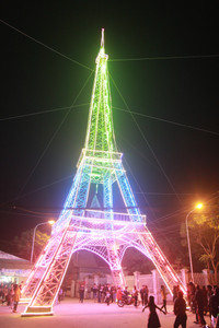 Nghệ An: Bà con xứ đạo dựng “tháp Eiffel” bằng tre đón Giáng sinh ảnh 8