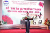 Độc đáo Lễ trưởng thành: Đượm tình cha mẹ - ấm lòng thầy cô ảnh 1