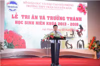 Độc đáo Lễ trưởng thành: Đượm tình cha mẹ - ấm lòng thầy cô ảnh 1 Độc đáo Lễ trưởng thành: Đượm tình cha mẹ - ấm lòng thầy cô ảnh 1