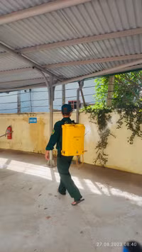 Trường học Hà Nội tất bật tổng vệ sinh sẵn sàng vào năm học mới