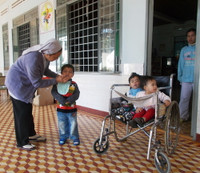 Gia Lai: Chia sẻ tết với trẻ em mồ côi, khuyết tật ảnh 2