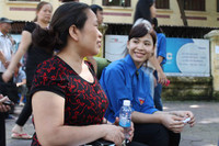 Màu xanh tình nguyện đẹp mãi tiếp sức mùa thi. ảnh 3