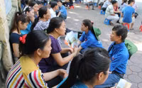 Màu xanh tình nguyện đẹp mãi tiếp sức mùa thi. ảnh 1