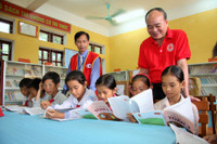 Thiện nguyện khám chữa bệnh, phát thuốc, tặng quà cho người dân xã Ngọc Lâu, Hòa Bình ảnh 9