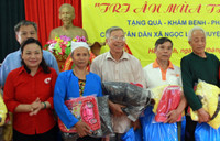 Thiện nguyện khám chữa bệnh, phát thuốc, tặng quà cho người dân xã Ngọc Lâu, Hòa Bình ảnh 2