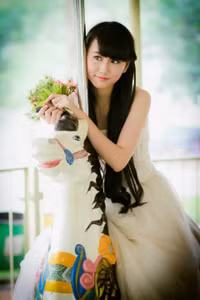 Cô giáo tương lai tóc mây dịu dàng ảnh 7