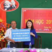  Thứ trưởng Nguyễn Thị Nghĩa: không để học sinh thiếu phòng học, sách vở sau bão ảnh 4