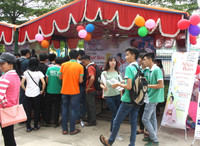 Trường ĐH Kinh tế - Kỹ thuật Bình Dương tổ chức Lễ phát bằng tốt nghiệp và ngày hội việc làm ảnh 4 Trường ĐH Kinh tế - Kỹ thuật Bình Dương tổ chức Lễ phát bằng tốt nghiệp và ngày hội việc làm ảnh 4