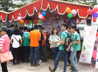 Trường ĐH Kinh tế - Kỹ thuật Bình Dương tổ chức Lễ phát bằng tốt nghiệp và ngày hội việc làm ảnh 4