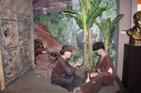 Học sinh tìm hiểu hoạt động sáng tạo trong bảo tàng Văn học ảnh 8