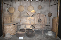 Học sinh tìm hiểu hoạt động sáng tạo trong bảo tàng Văn học ảnh 15