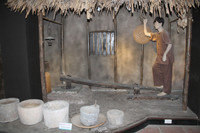 Học sinh tìm hiểu hoạt động sáng tạo trong bảo tàng Văn học ảnh 14