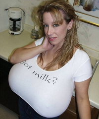 Người phụ nữ ngực to nhất thế giới