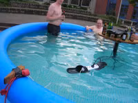 Xem bộ hình này bạn sẽ hiểu ngay vì sao phụ nữ sống lâu hơn đàn ông - Ảnh 3.