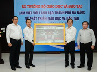 BỘ TRƯỞNG PHÙNG XUÂN NHẠ: Đà Nẵng phải đẩy mạnh phát triển giáo dục, đáp ứng yêu cầu kinh tế vùng ảnh 10 BỘ TRƯỞNG PHÙNG XUÂN NHẠ: Đà Nẵng phải đẩy mạnh phát triển giáo dục, đáp ứng yêu cầu kinh tế vùng ảnh 10