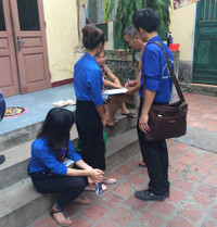 Sinh viên tình nguyện vận động cam kết chủ nhà trọ không tăng giá ảnh 2