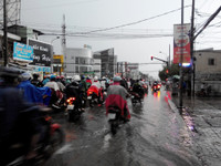 Cần Thơ: Đường phố thành “sông” sau mưa lớn ảnh 6