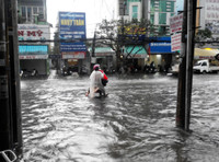 Cần Thơ: Đường phố thành “sông” sau mưa lớn ảnh 3