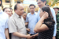 Thủ tướng Nguyễn Xuân Phúc thăm trường học tại Nghệ An bị thiệt hại do bão số 10 ảnh 3