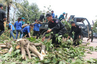 Thủ tướng Nguyễn Xuân Phúc thăm trường học tại Nghệ An bị thiệt hại do bão số 10 ảnh 10