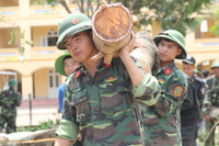 Thủ tướng Nguyễn Xuân Phúc thăm trường học tại Nghệ An bị thiệt hại do bão số 10 ảnh 12