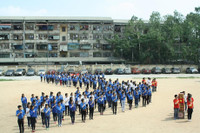 SV Ngoại ngữ xếp hình Tổ quốc trong bài hát mới về biển đảo ảnh 2