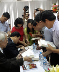 Hai nhà giáo - nhà báo “song kiếm hợp bích” viết về tình thầy trò ảnh 2