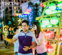 Vincom lập kỷ lục “Vườn cổ tích bằng đèn lồng lớn nhất Việt Nam“ ảnh 3