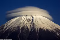 nhung dam may hinh dia bay dang so hinh anh 6