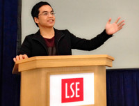 Chàng trai miền biển vượt "chướng ngại vật" khi học tập xứ người ảnh 3