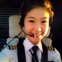 Đến nay, cô đã có hơn 4 năm lái máy bay và đang trong quá trình nâng cấp lên cơ trưởng. Cô sẽ là nữ cơ trưởng đầu tiên của Vietnam Airlines. 