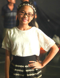 Phương Mỹ Chi trong sáng như thiên thần ngồi ghế giám khảo ảnh 2 Phương Mỹ Chi nhí nhảnh đi chấm thi sao Việt