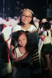 Phương Mỹ Chi trong sáng như thiên thần ngồi ghế giám khảo ảnh 3 Phương Mỹ Chi nhí nhảnh đi chấm thi sao Việt