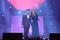 Thăng hoa cảm xúc trong đêm nhạc mừng Giáng sinh giữa Hà Nội ảnh 1