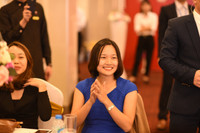 Hoa hậu nhân ái Thủy Tiên đấu giá áo dài ủng hộ đồng bào lũ lụt ảnh 3