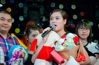 Bên cạnh đó, Hoàng Thuỳ Linh cũng