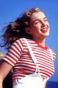 Những bức ảnh để đời của Marylin Monroe ảnh 2 Những bức ảnh để đời của Marylin Monroe ảnh 2