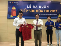 Cựu thủ quân ĐT Việt Nam Lê Công Vinh dự Lễ ra quân tiếp sức mùa thi ảnh 3